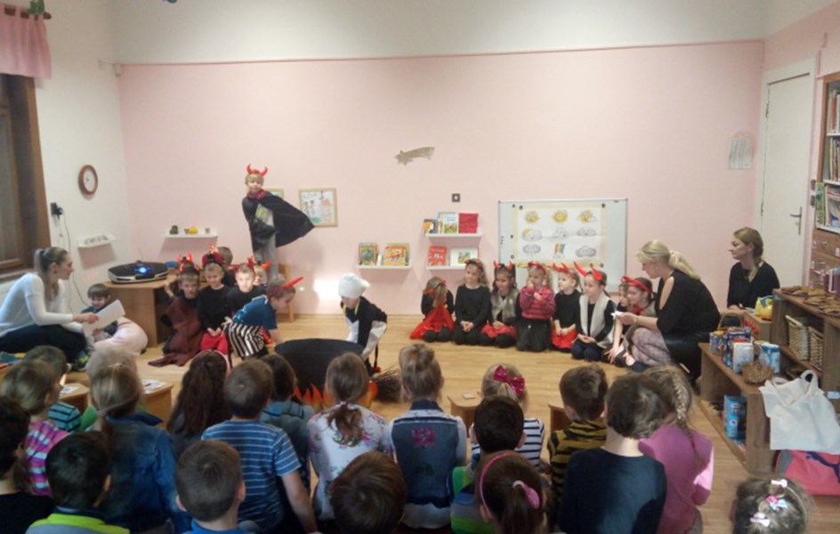 Besídka v Montessori školce - zvětšit obrázek