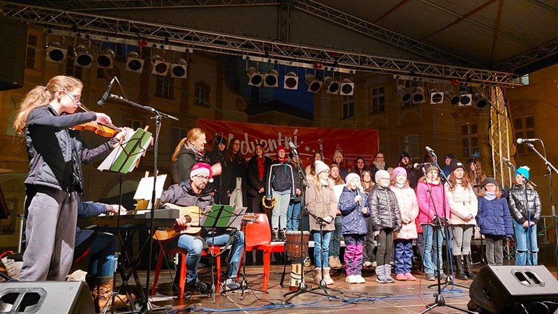 Předvánoční koncert na Masarykově náměstí