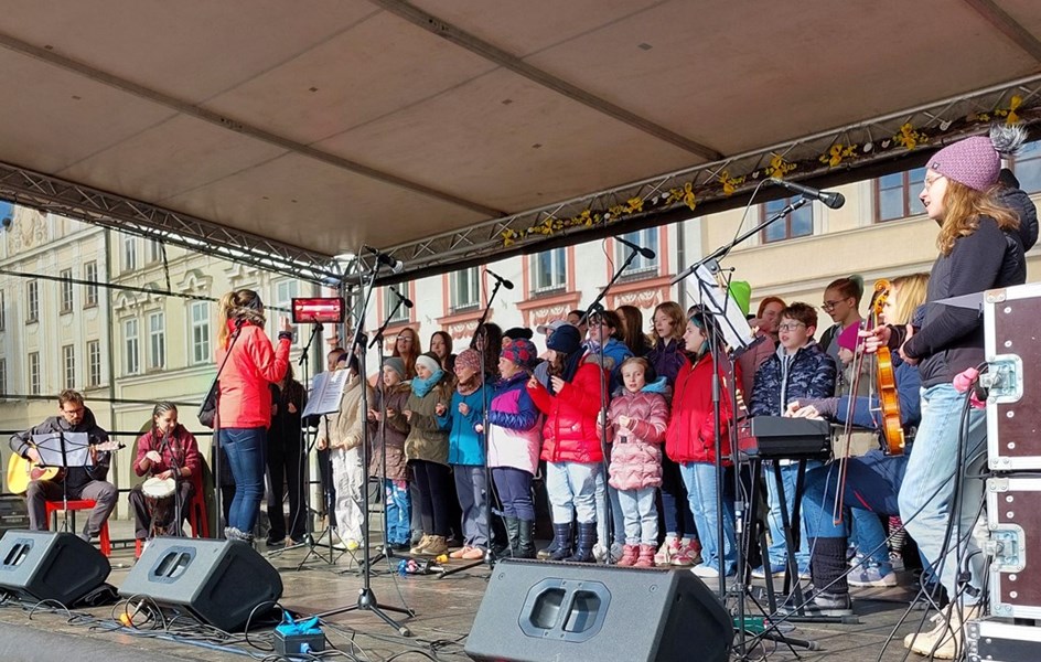 Hudebníci z Tyršky vítali jaro - zvětšit obrázek