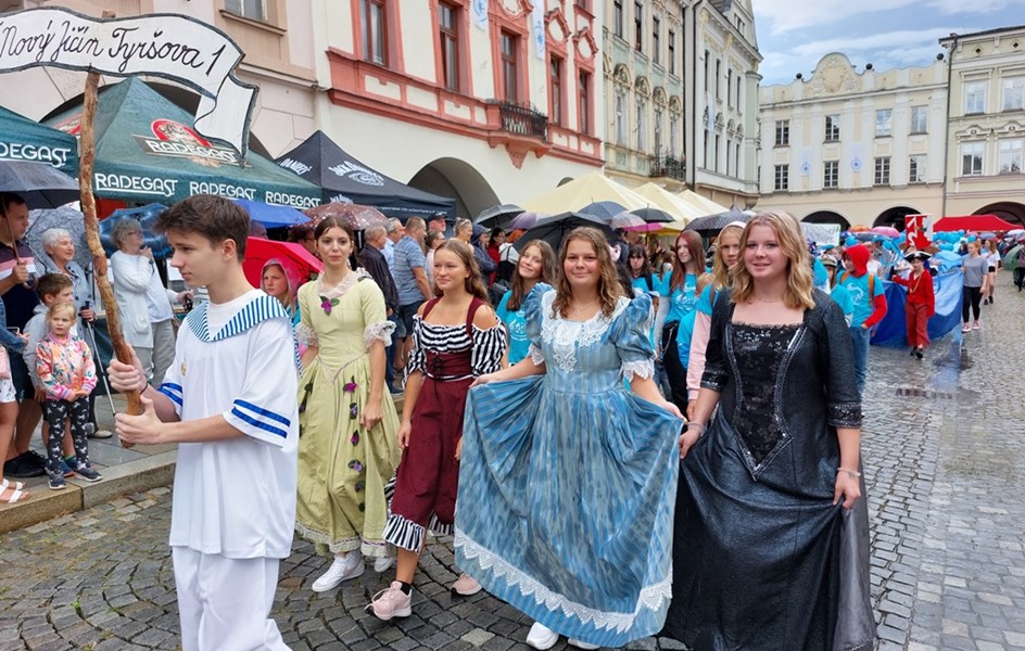 ZŠ Tyršova na Slavnostech města - zvětšit obrázek